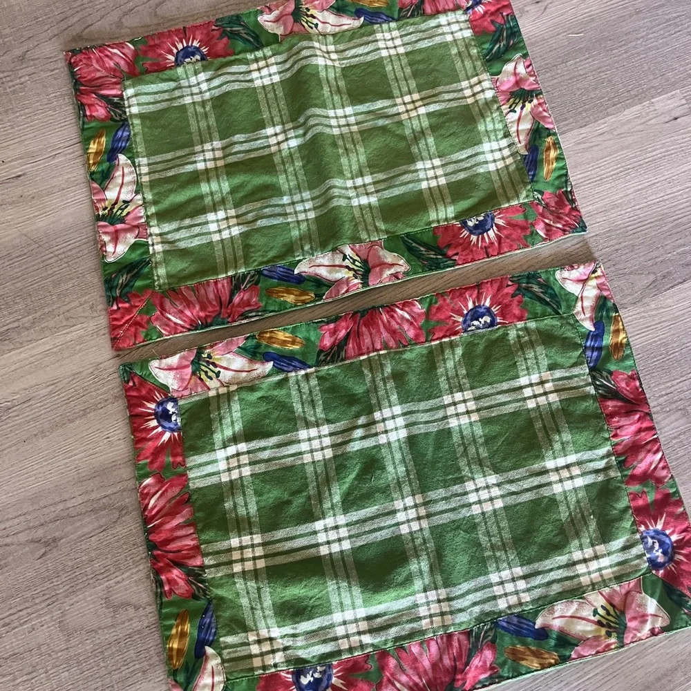 Williams Sonoma 2 floral and plaid red green placements